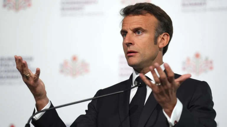 Arrivé au Kazakhstan, Emmanuel Macron débute une tournée en Asie centrale