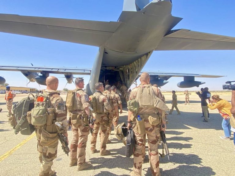 Accord militaire France- Tchad : N&rsquo;Djamena définitivement souverain.