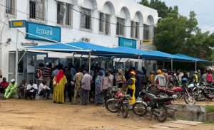 souffrance des usagers devant les banques au Tchad