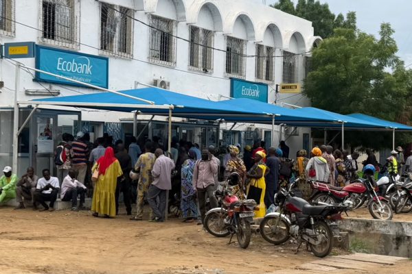 souffrance des usagers devant les banques au Tchad
