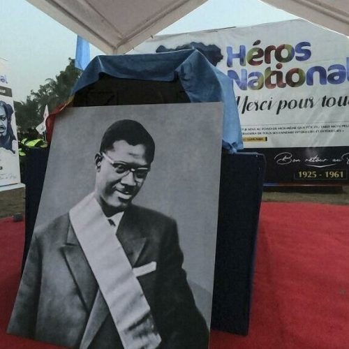 RDC : Le cercueil de Lumumba exposé dans son village natal d’Onalua
