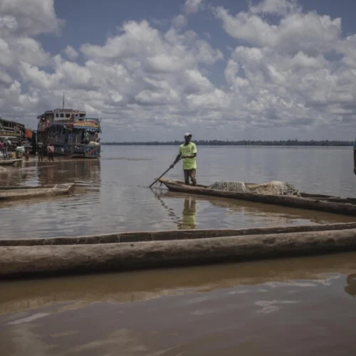 RD Congo : près de 50 morts dans un naufrage sur le fleuve Congo