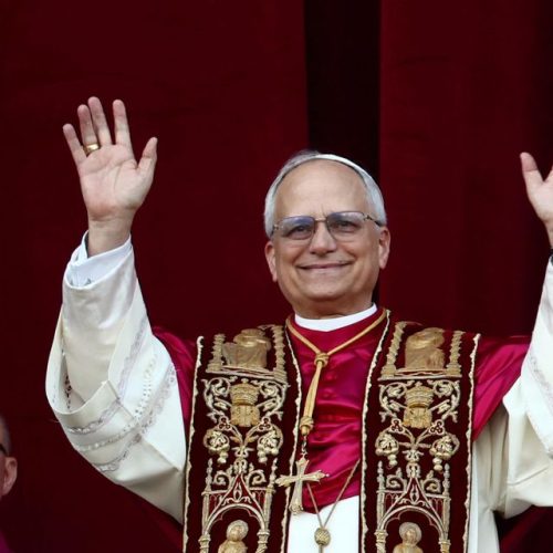 Mgr Robert Francis : le nouveau Pape élu « imposé »??