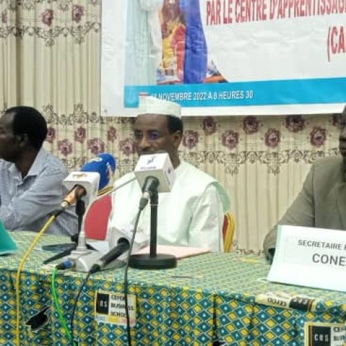 40 jeunes déscolarisés et non scolarisés du Centre d’Apprentissage de perfectionnement et des métiers (CAPM) ont reçus les kits par le Fonds National d’Appui à la Formation Professionnelle (FONAP)