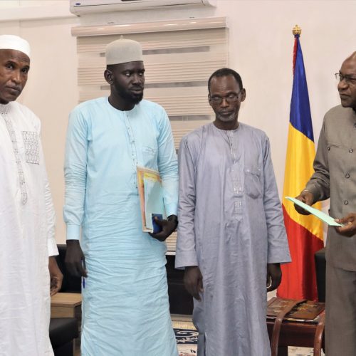 Le Premier Ministre Saleh Kebzabo encourage les professionnels de la Maroquinerie à aller de l’avant