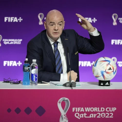 Mondial 2022: <br><strong>Le patron de la Fifa Gianni Infantino fustige les « hypocrites » qui donnent des leçons</strong>