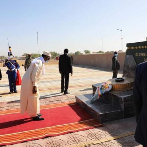 G5 Sahel : le maréchal du Tchad Idriss Deby rend hommage aux soldats africains tombés aux champs d’honneur