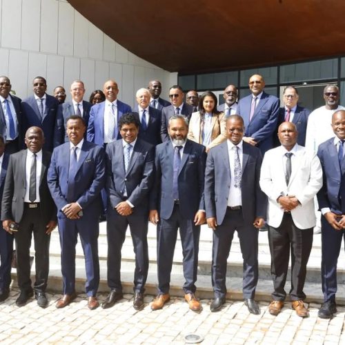 Le président de la CAF félicite le Maroc et appelle les autres pays africains à suivre l’exemple.