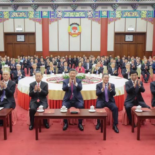 Xi Jinping reçoit les chefs des corps diplomatiques et consulaires participant à la conférence des chefs des corps diplomatiques et consulaires de 2023 et adresse une allocution importante.