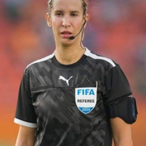 CAN: la première femme arabe a officié un match de la CAN est l’arbitre marocaine Bouchra Karboubi.