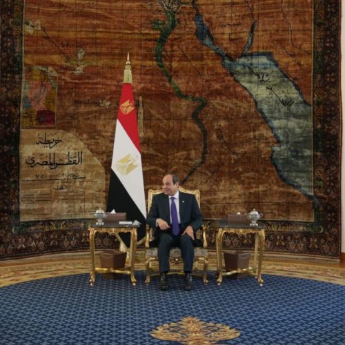 السيسي لـ حفتر : نبذل كل الجهود لضمان استقرار ووحدة ليبي