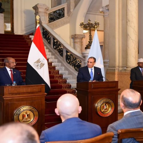 في لقاء جمع الصومال وإريتريا.. مصر: نرفض أي تواجد لدول غير مشاطئة بالبحر الأحمر