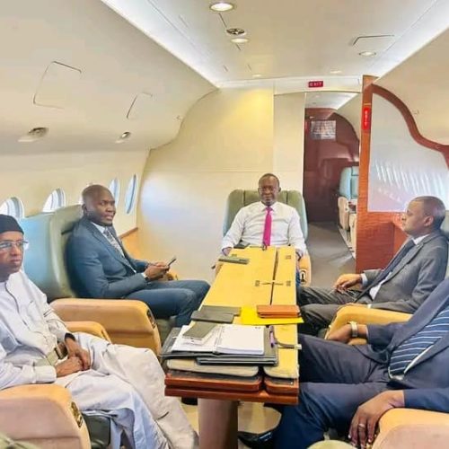 Le Premier ministre et sa délégation en route vers Addis-Abeba.